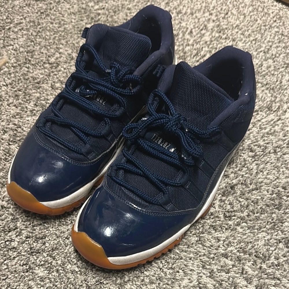 Jordan 11 Navy Gum